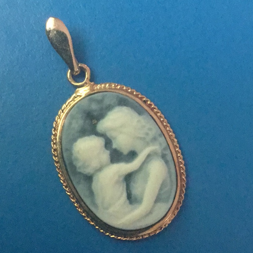 Mother and Child Cameo 14kt Yellow Gold